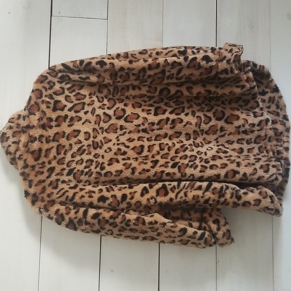 Leopard Print Faux Fur Jacket - Picture 6 of 6